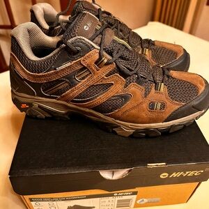 Hi-Tec Men's Black and Brown Athletic Shoes